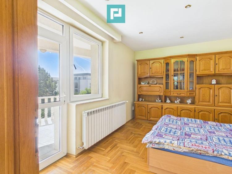 Casă individuală cu 13 camere cu Piscina în Sânmartin