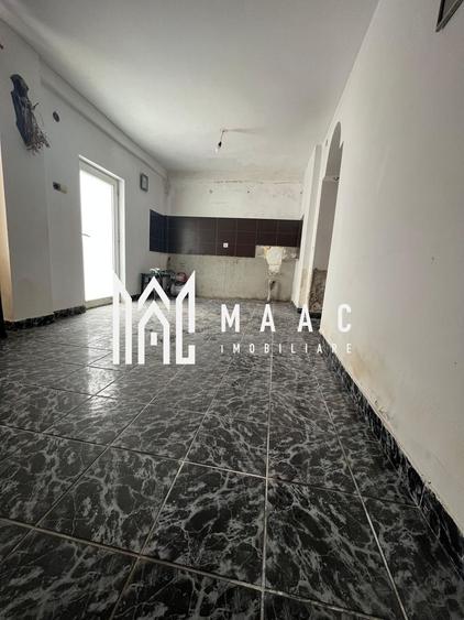 Casă individuală cu 7 camere cu Canalizare în Păușești-Măglași