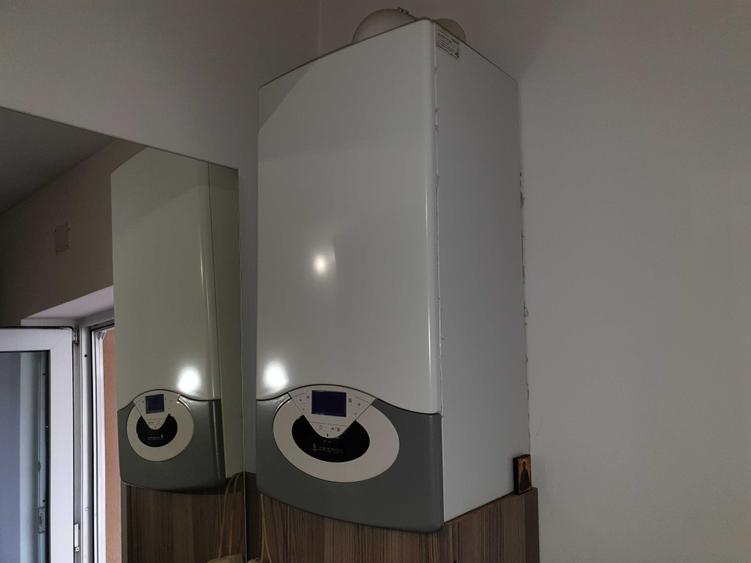 Casă cu 4 camere în Exterior Vest