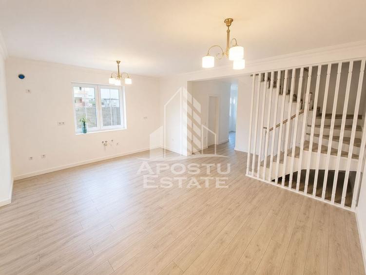 Duplex cu 5 camere cu Canalizare în Torontalului