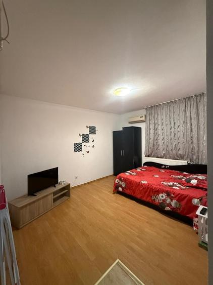 Garsonieră decomandată în Central