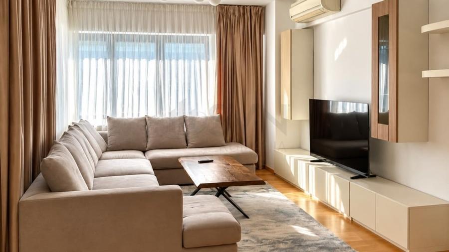 Apartament cu 3 camere decomandat în Aviației