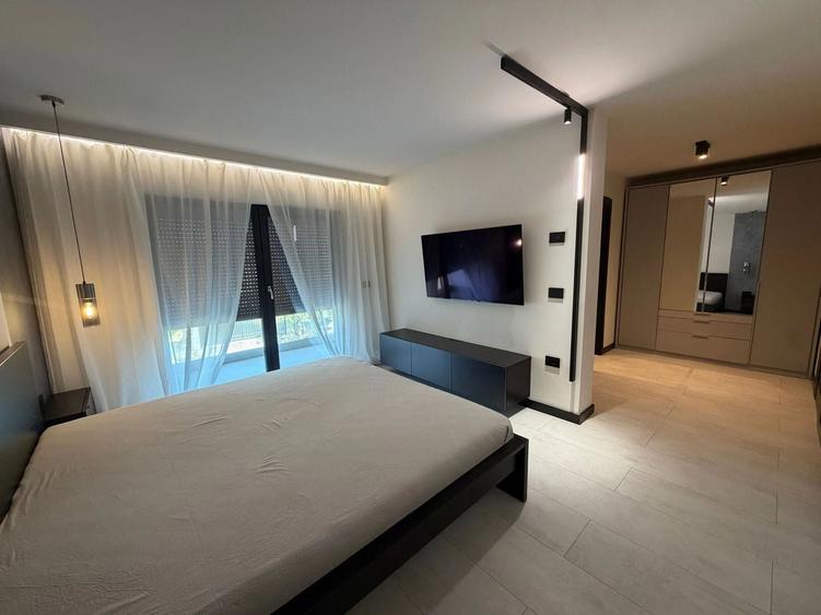 Duplex cu 5 camere cu Canalizare în Dumbrăvița