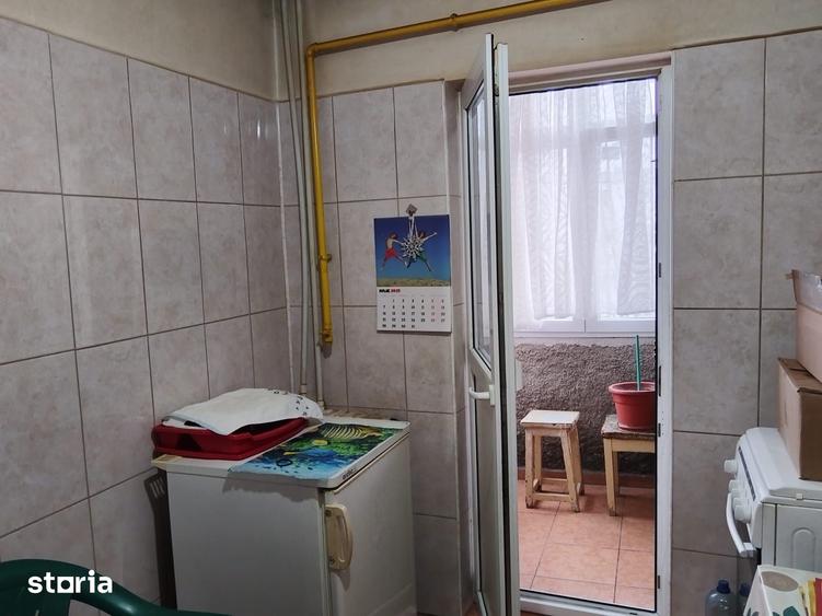 Apartament cu 3 camere decomandat în Mărășești