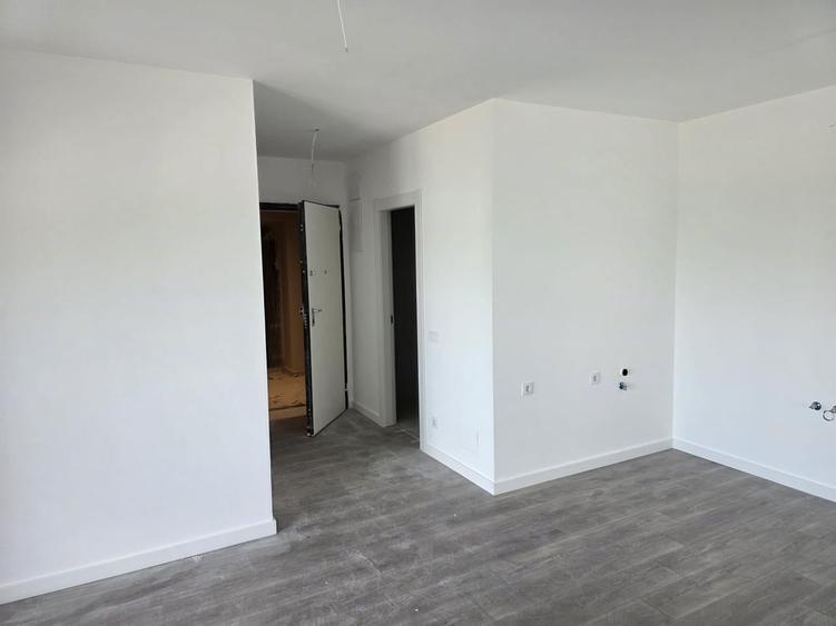 Apartament cu 2 camere semidecomandat în Gara de Est