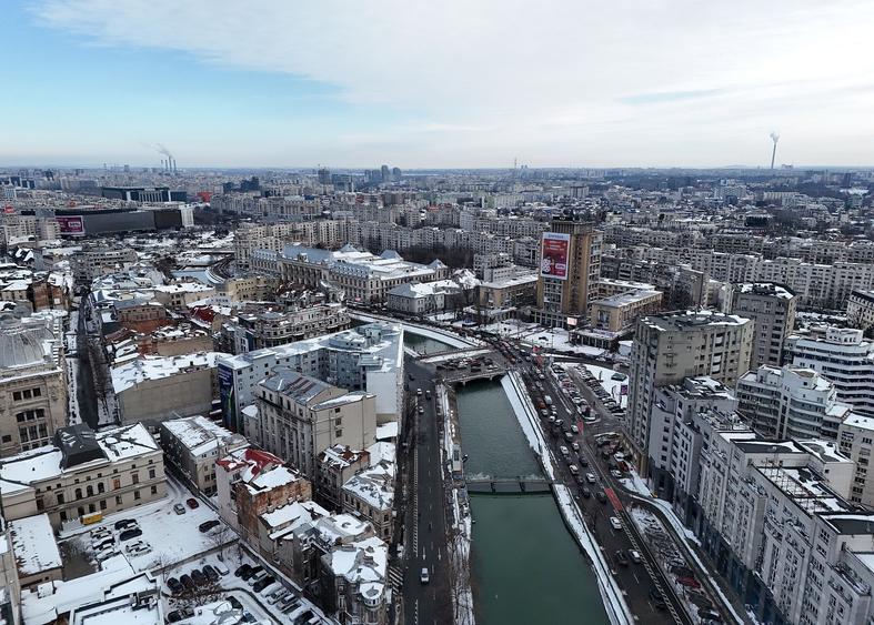 Birou, de 3,560 mp, în P-ța Unirii