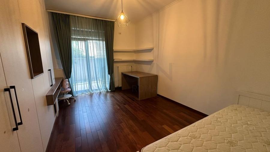 Apartament cu 3 camere semidecomandat, mobilat în Bucureștii Noi