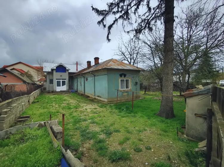 Casă cu 6 camere cu Teren 720 Mp în Central