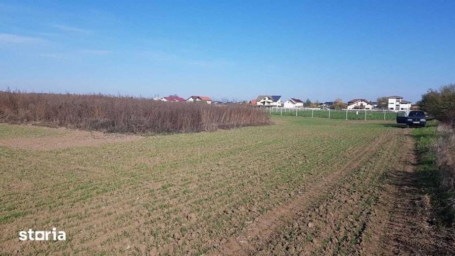 Teren de 990 mp, în Central