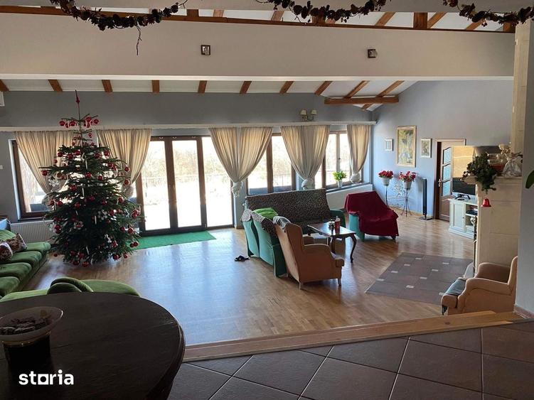 Casă cu 6 camere cu Piscina în Făget