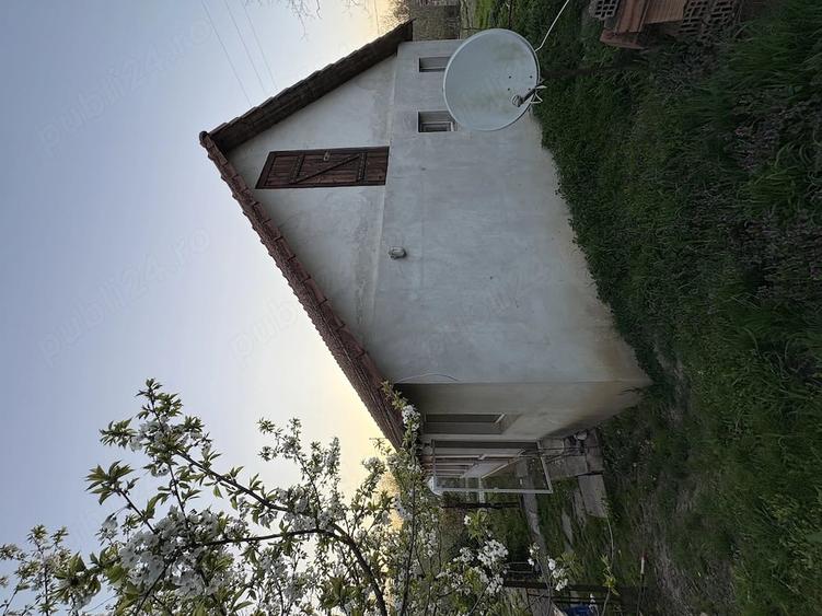 Casă cu 2 camere cu Teren 3000 Mp în Cornești