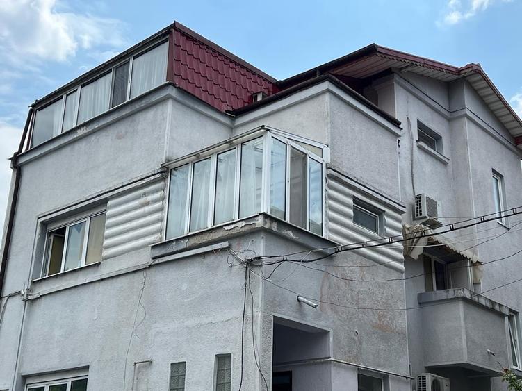 Casă cu 8 camere cu Teren 197 Mp în Calea Călărașilor