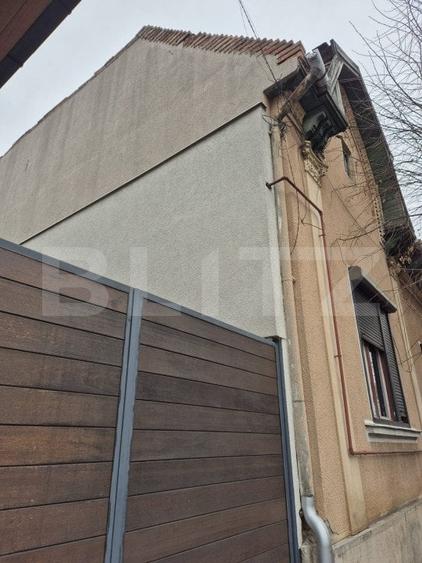 Casă cu 3 camere cu Canalizare în Central
