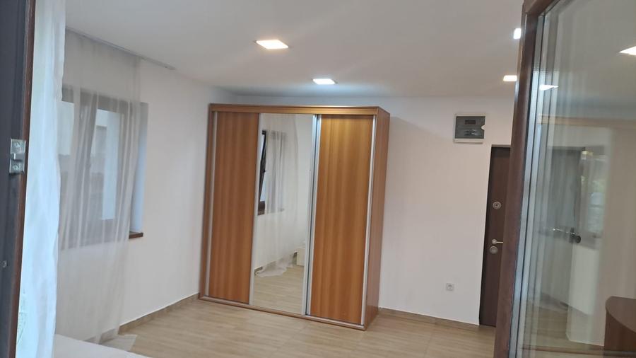 Garsonieră decomandată în Tineretului