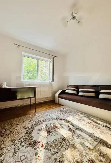 Apartament cu 4 camere decomandat în Girocului