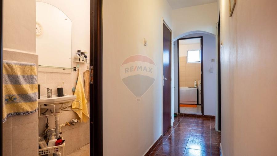 Apartament cu 3 camere decomandat, mobilat în Rahova