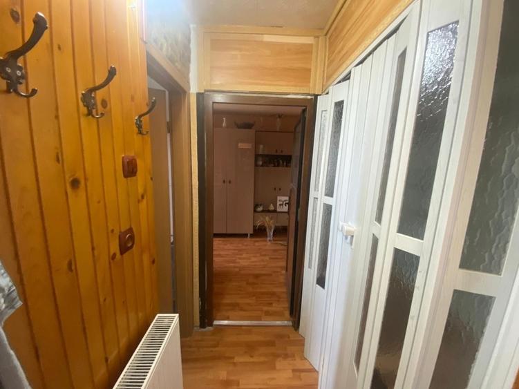 Apartament cu 3 camere decomandat, mobilat în Central