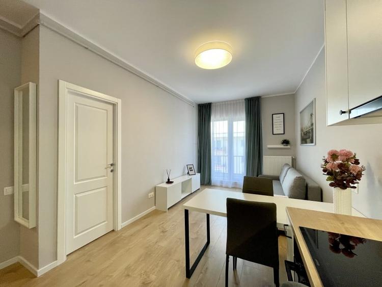 Apartament cu 2 camere semidecomandat, mobilat în Florești