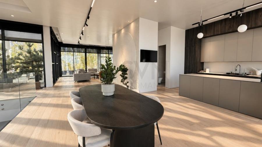 Apartament cu 5 camere decomandat, mobilat în Timpuri Noi