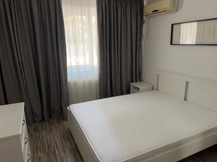 Apartament cu 3 camere semidecomandat în Giulești
