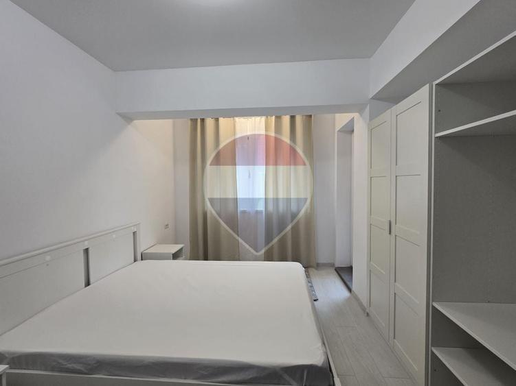 Apartament cu 2 camere semidecomandat, mobilat în Apărătorii Patriei