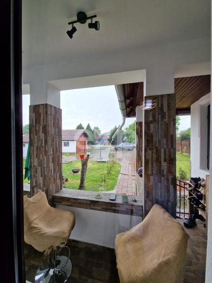 Casă individuală cu 4 camere cu Piscina în Răzvad