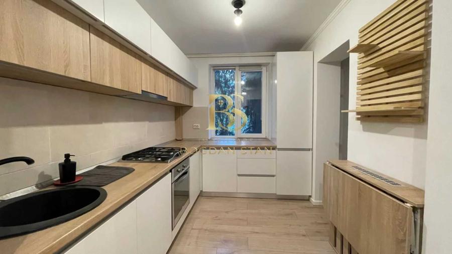 Apartament cu 2 camere decomandat în Petin