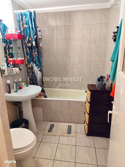 Apartament cu 3 camere decomandat în Cetate