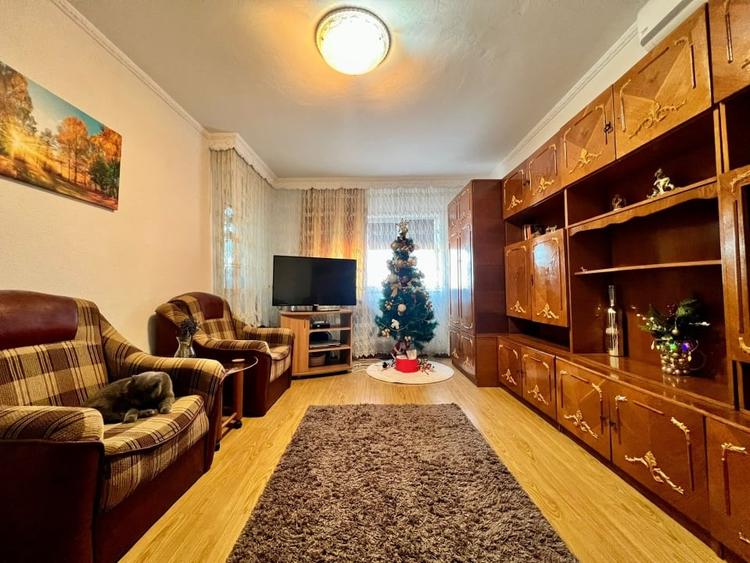 Apartament cu 3 camere decomandat, mobilat în Tecuci