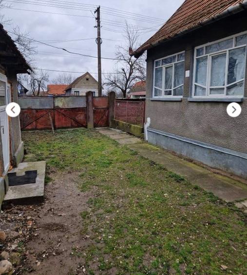 Casă cu 3 camere în Tauț