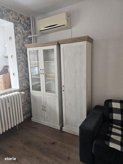 Apartament cu 2 camere decomandat, mobilat în Tei