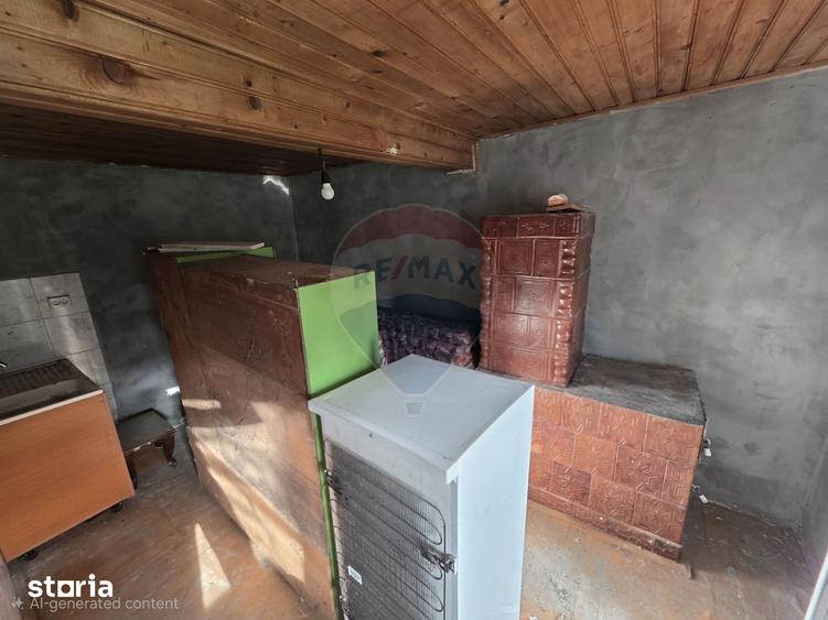 Casă cu 4 camere cu Teren 2880 Mp în Giulvăz
