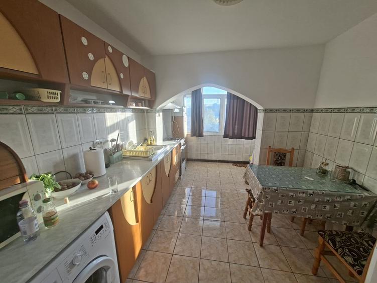Apartament cu 2 camere decomandat în Cug