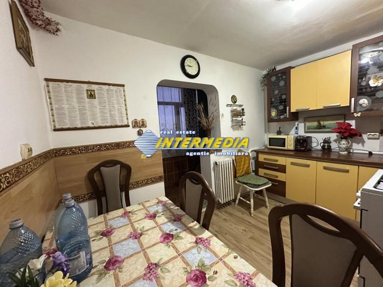 Apartament cu 3 camere decomandat, mobilat în Cetate