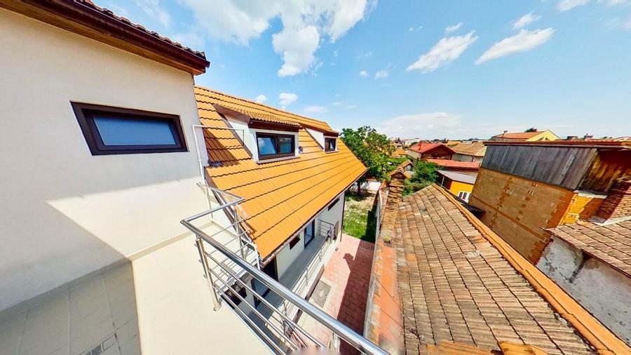Casă individuală cu 10 camere cu Canalizare în Blumăna