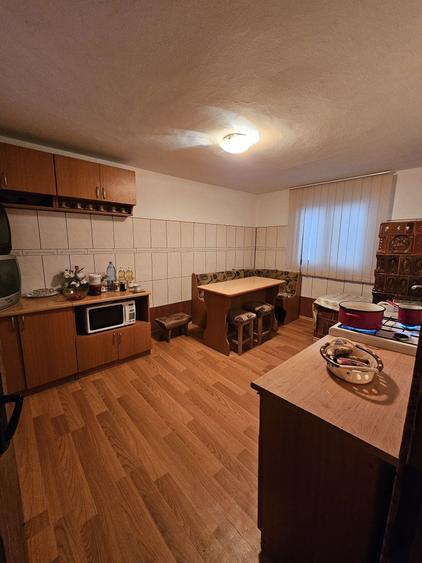 Casă cu 4 camere cu Teren 500 Mp în Central