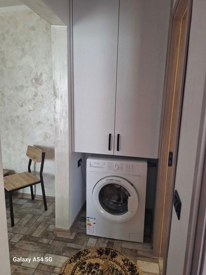 Apartament cu 2 camere semidecomandat în Carrefour