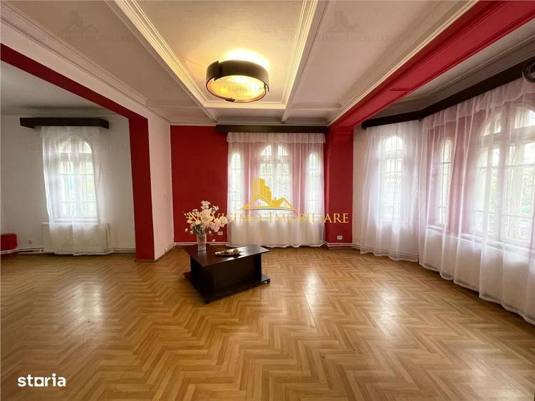 Casă cu 4 camere cu Teren 200 Mp în Central