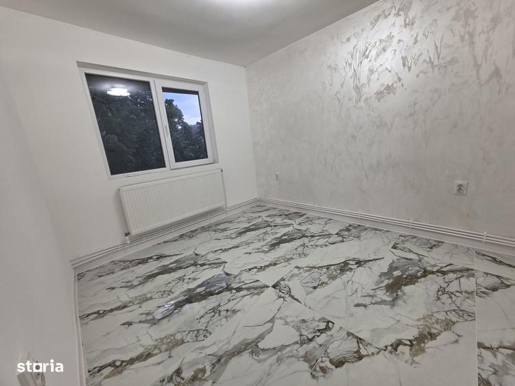 Apartament cu 3 camere semidecomandat în Obor
