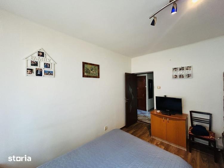 Apartament cu 3 camere decomandat, mobilat în Piața Cluj