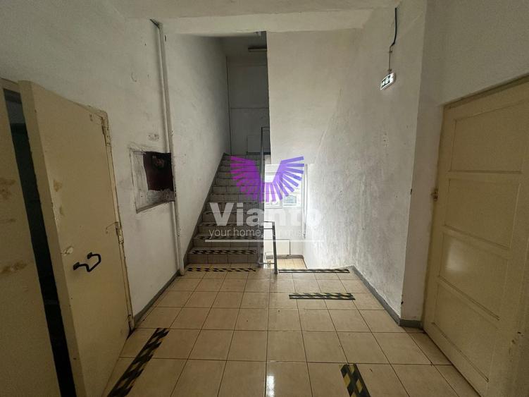 Birou, de 385 mp, în Central