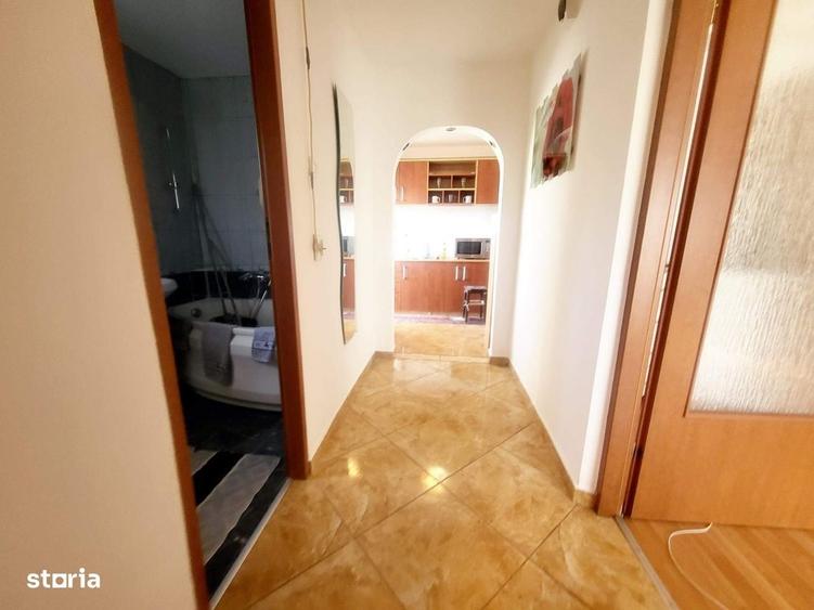 Apartament cu 2 camere decomandat în Banca Națională