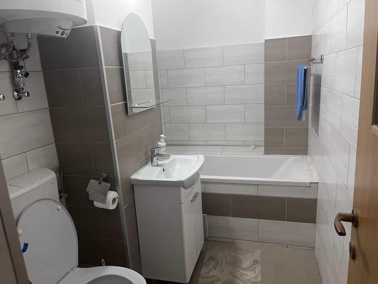 Garsonieră decomandată în Central