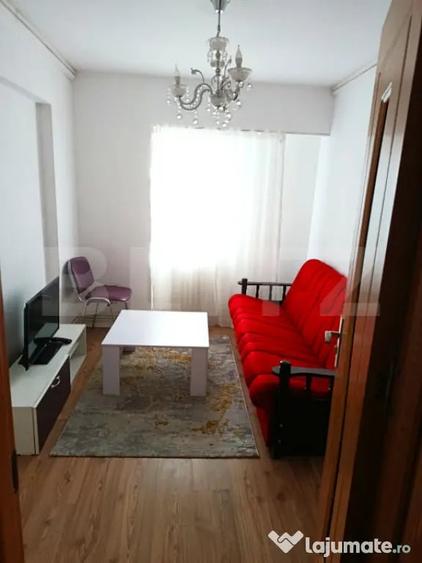 Apartament cu 3 camere decomandat în Independenței