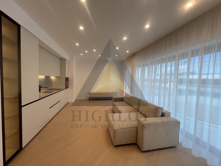 Apartament cu 3 camere semidecomandat în Barbu Văcărescu