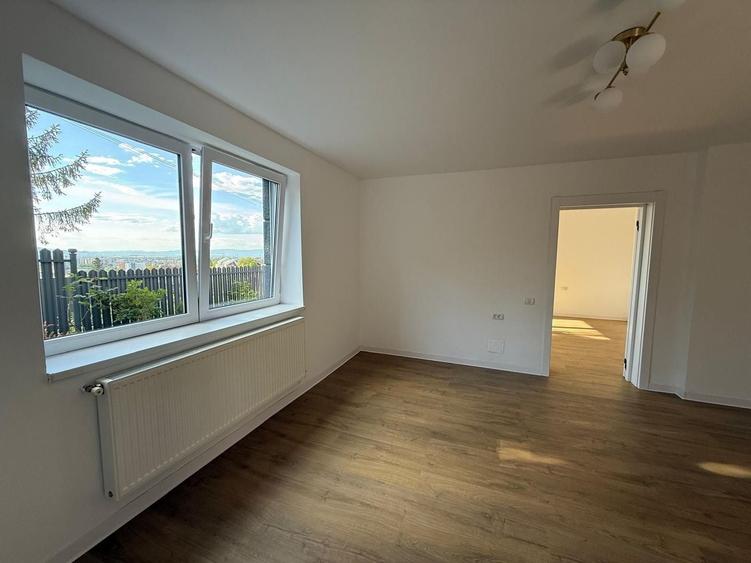 Apartament cu 2 camere semidecomandat în Brașovul Vechi