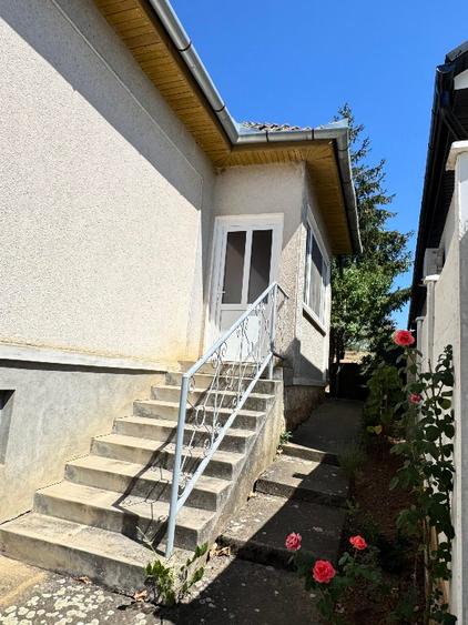 Casă individuală cu 3 camere cu Teren 1190 Mp în Periferie