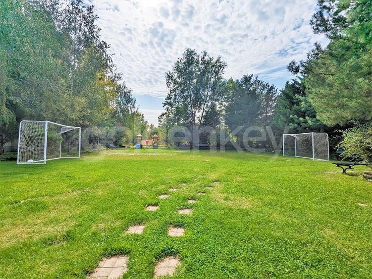 Apartament cu 3 camere semidecomandat, mobilat în Iancu Nicolae