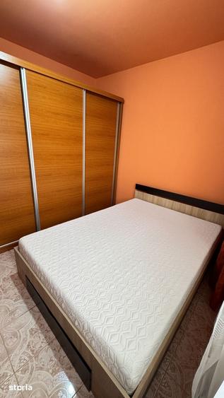 Apartament cu 3 camere semidecomandat în Rahova