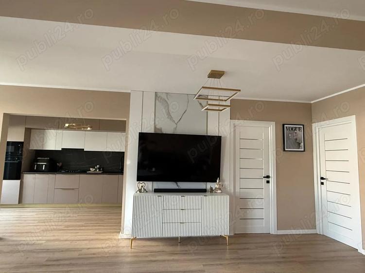Casă cu 5 camere cu Teren 300 Mp în Valu lui Traian